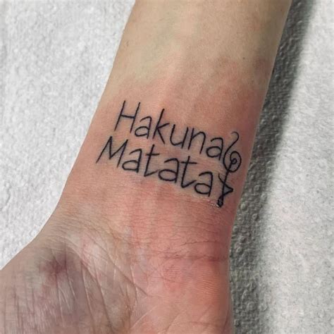 100 Striking Hakuna Matata Tattoos To Lean Back On。